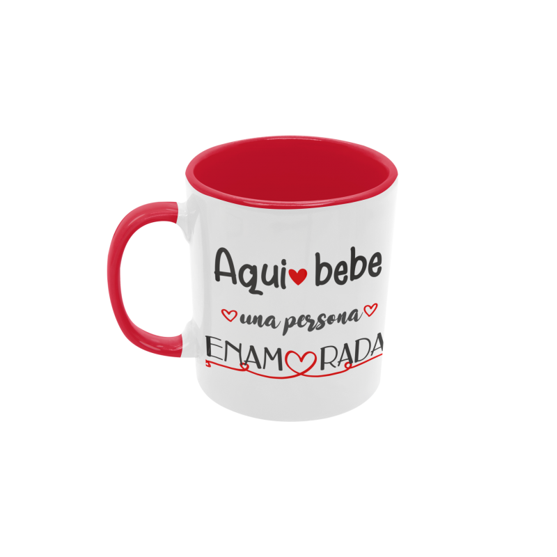 Taza Aquí bebe una persona enamorada roja